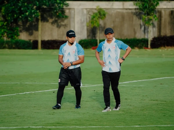 Garudayaksa FC Kembali Berlatih, Widodo C. Putro Pimpin Persiapan Menuju Laga Krusial