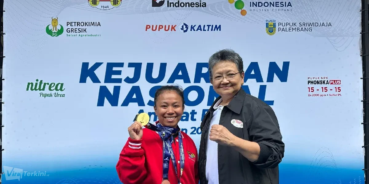 Lifter DKI Jakarta, Lisa Indriyani, berhasil mempersembahkan medali emas pertama bagi kontingen DKI Jakarta dalam Kejuaraan Nasional (Kejurnas) Angkat Besi Senior Pupuk Indonesia 2026. (foto: PABSI).