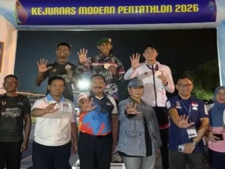Atlet Jawa Barat, Caroline Andita Bangun, dan atlet Sulawesi Selatan, Jumeidi, tampil gemilang dengan merebut gelar juara kategori senior pada Kejuaraan Nasional (Kejurnas) Modern Pentathlon 2026. (Foto: ist).