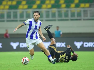 Momen Persib Ditahan Imbang Dewa United FC