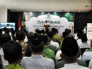 Momen Dewan Masjid Indonesia Gelar Halal Bihalal