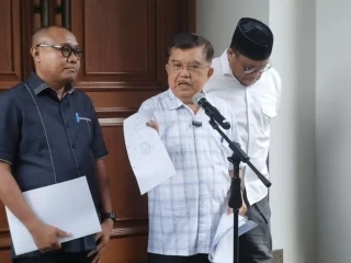 JK Bantah Danai Roy Suryo soal Ijazah Jokowi. Fitnah?