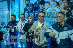 Direktur Jenderal Imigrasi Kementerian Imigrasi dan Pemasyarakatan (Kemenimipas) Hendarsam Marantoko bersama Pengurus DPP PERBASI saat menyaksikan IBL ALLSTAR di Bandung Arena. (Foto: Perbasi).