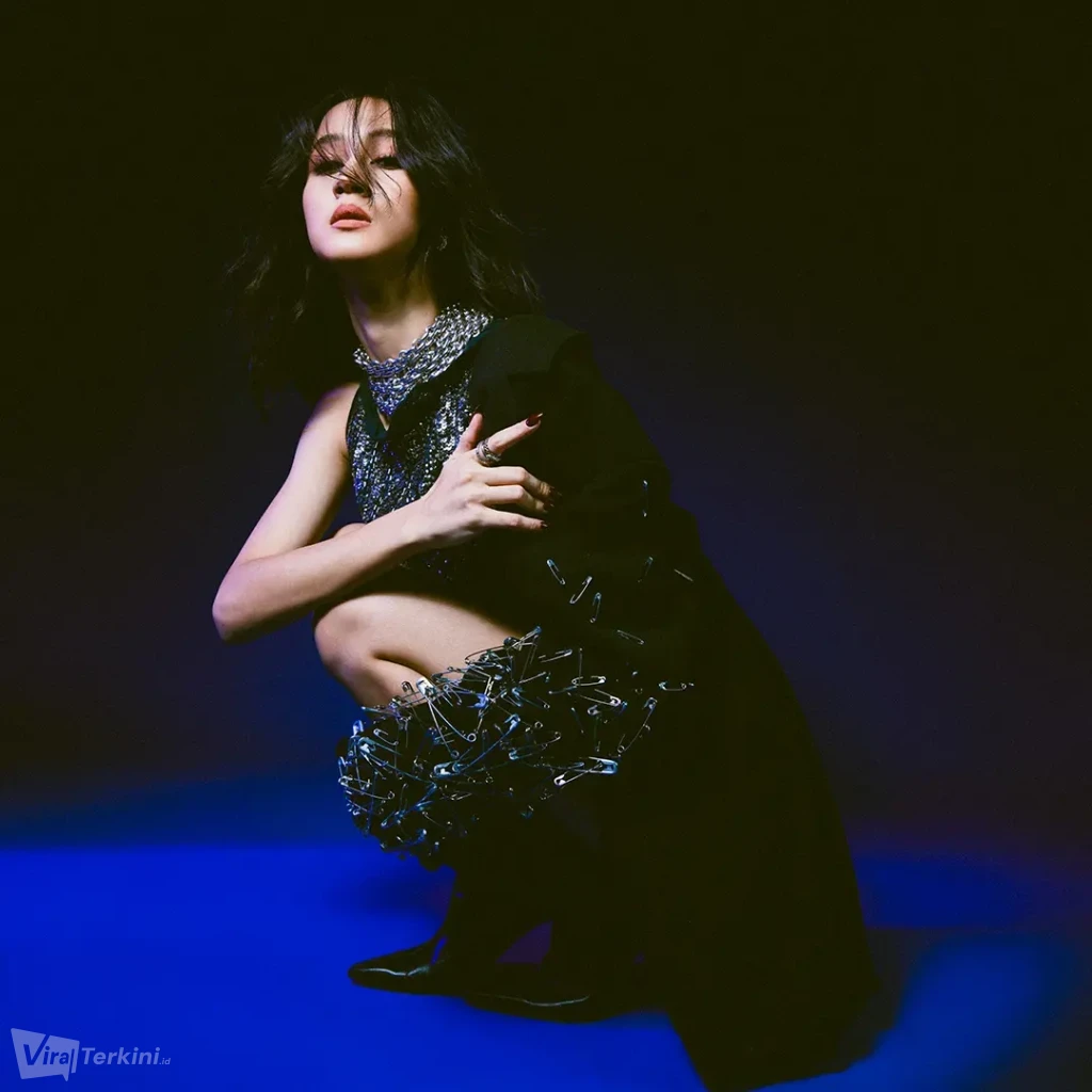 Keisya Levronka - #03