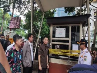 DPRD DKI Segel Parkir Ilegal Blok M Square, Diduga Beroperasi Tanpa Izin Selama Tiga Tahun