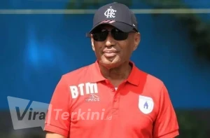 Ketua Umum Persipura, Benhur Tomi Mano