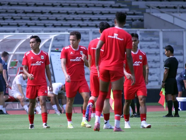 Herdman Andalkan Pemain Lokal di AFF Cup 2026, Siapkan TC Intensif 20 Hari di Bali