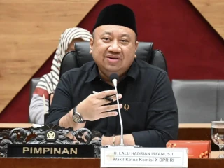 Wakil Ketua Komisi X DPR Dorong Reformasi Total Tata Kelola Guru, Usulkan Penghapusan Skema PPPK