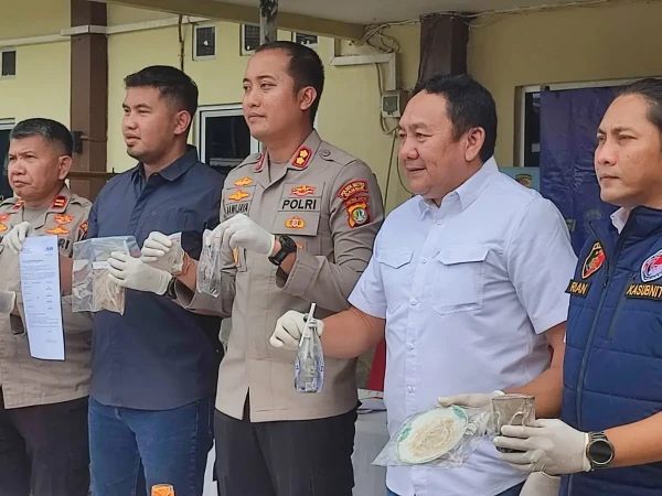 Polisi Bongkar Industri Rumahan “Sabu Hitam” di Depok, Sasar Pasar Menengah ke Bawah
