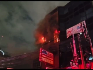 Ruko Aksesoris di Tanah Abang Ludes Terbakar