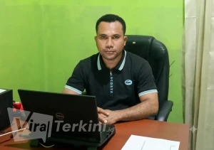 Tokoh masyarakat Pulau Gebe, Samsul Akebai, menyampaikan apresiasi atas hadirnya fasilitas penerangan jalan tenaga surya yang meningkatkan keamanan dan mobilitas warga. Foto: ist