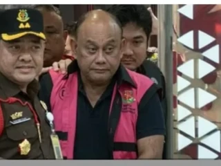 Dadan Hindayana Ditahan Usai Pulang Haji
