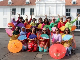 Komunitas Dancing Engineers FTUI Semarakkan HUT Jakarta di Kota Tua, Soroti Pesona Heritage Hingga Fasilitas Publik