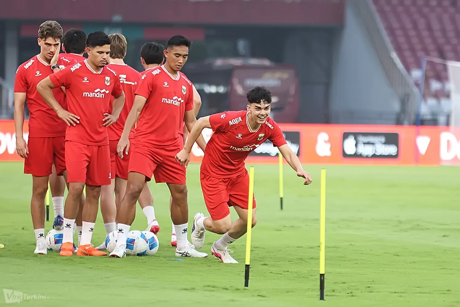 Matthew Backer esi latihan resmi Timnas Indonesia, (foto - Ady Sesotya)