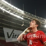Ole Romeny merayakan gol kedua Indonesia ke gawang Oman (foto - Asdy Sesotya)