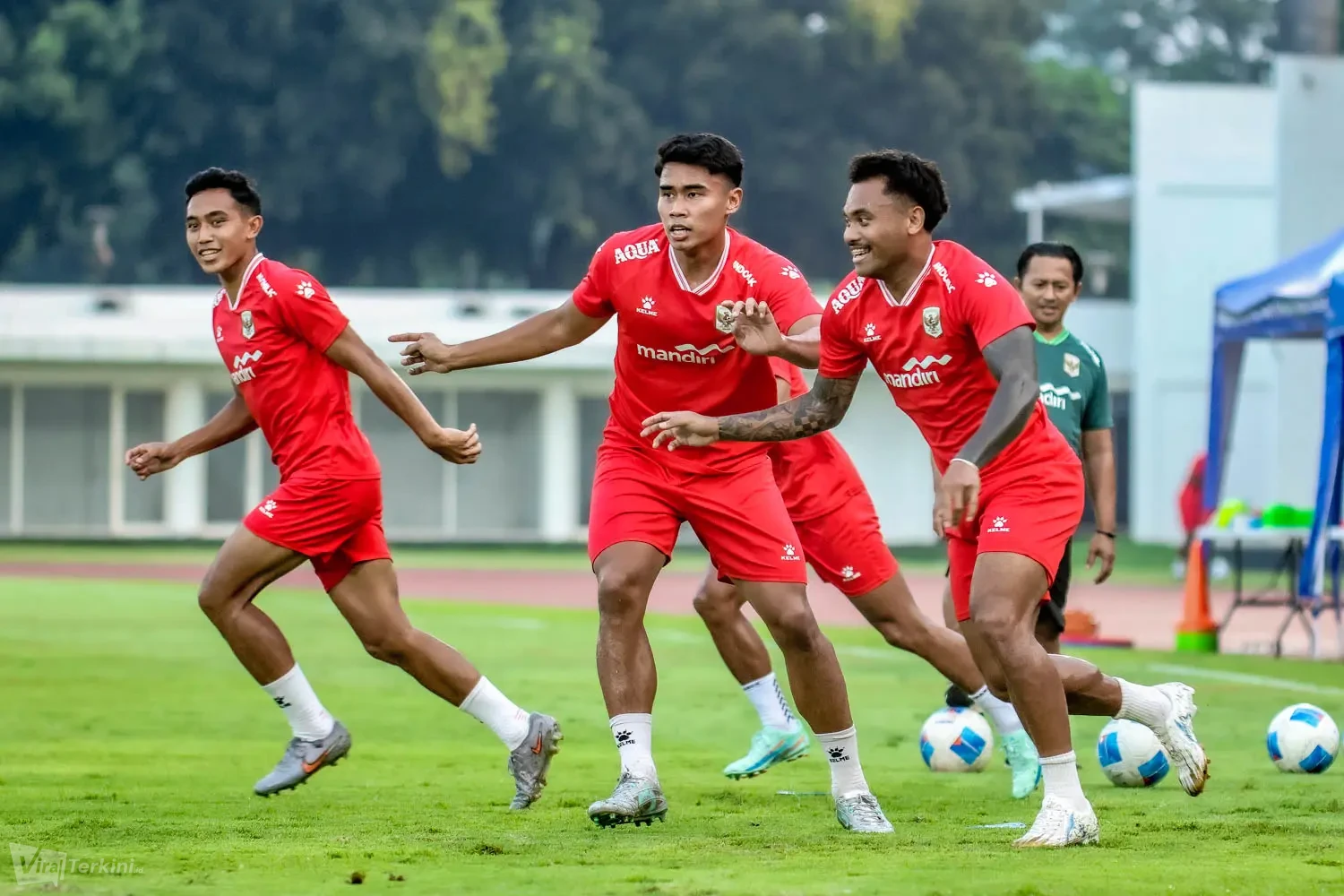 Para pemain Timnas Indonesia dari Super League saat official training di stadion Madya (8 Juni 2026) jelang melawan Mozambik (foto - Ady Sesotya)