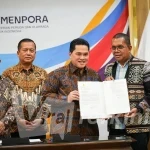 Erick Thohir Serahkan SK Tuan Rumah PON XXII 2028
