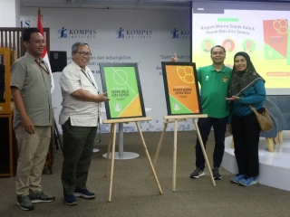 Momen Lauching Buku Ragam Warna Sepak Bola dan Sepak Bola Kita Semua