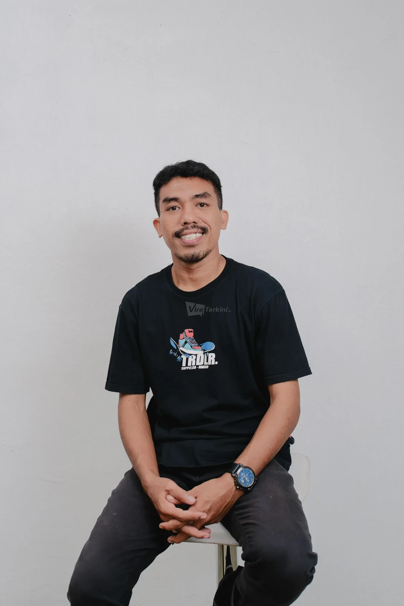 Risbal Manan, Ketua Umum Ikatan Alumni Kesehatan Lingkungan (IAKL) Poltekkes Ternate terpilih periode 2026-2029. Dalam kepengurusannya, ia berkomitmen membawa organisasi berkolaborasi aktif dengan lembaga eksternal guna mengawal isu kesehatan masyarakat dan kelestarian lingkungan di Maluku Utara. (FOTO: Dok. IAKL Poltekkes Ternate)