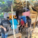 Suasana perekaman KTP-el bagi warga Suku Togutil oleh tim teknis Dukcapil Halmahera Tengah di pedalaman Desa Akejira, 2/7/2026 (Foto: Dok. Dukcapil Halteng)