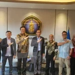 Jajaran pimpinan Universitas Brawijaya, perwakilan Satgas Percepatan Hilirisasi Kementerian ESDM, dan tim PT CNGR Advanced Material berfoto bersama dalam rangkaian penjajakan kerja sama tripartit di kampus UB, Malang. Sinergi ini ditargetkan untuk memperkuat hilirisasi mineral nasional melalui pengembangan teknologi material maju dan penyiapan SDM unggul. (FOTO: Dok. Universitas Brawijaya)