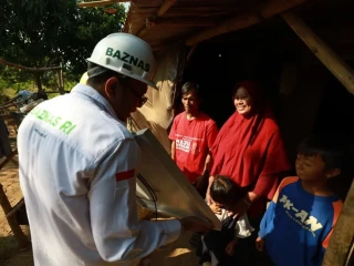BAZNAS Hadirkan Program Rumah Terang untuk Warga Indramayu
