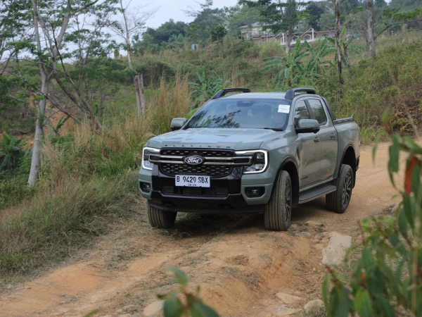 Ford Hadirkan Everest Platinum V6 dan Tiga Ranger Baru