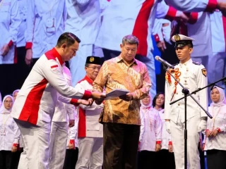 Hashim Djojohadikusumo Lantik Pengurus Srikandi Jaga Desa dan Kelurahan