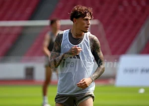 Official Training Aston Villa_Foto Viralterkini (7)