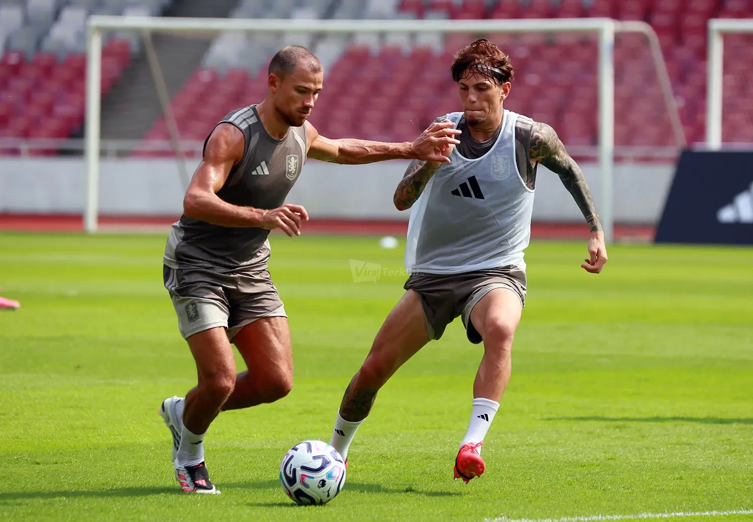 Official Training Aston Villa_Foto Viralterkini (8)