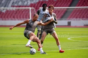 Official Training Aston Villa_Foto Viralterkini (9)
