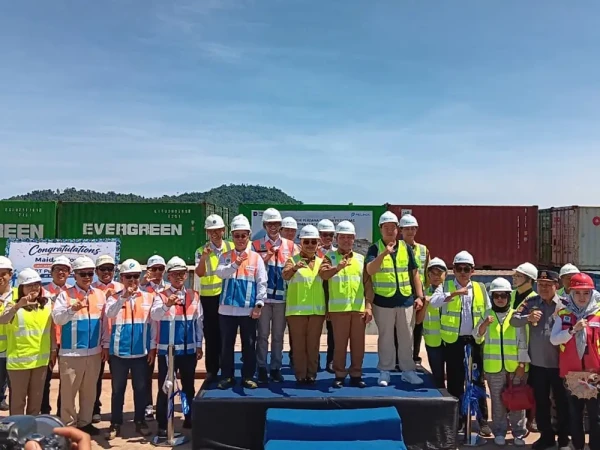 Terminal Kijing Resmi Layani Ekspor Perdana Peti Kemas