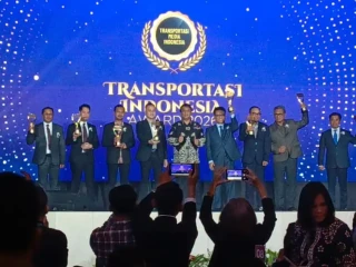 DFSK Gelora E Raih Penghargaan Pelopor Kendaraan Listrik Komersial