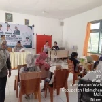 Suasana pelayanan terpadu administrasi kependudukan (SI-TUNTAS) kolaborasi Disdukcapil Halmahera Tengah dan Pemerintah Kecamatan Weda Selatan yang dipusatkan di Kantor Camat Weda Selatan, Wairoro Indah, Kamis (30/7/2026). Foto: Dok. Disdukcapil Halteng