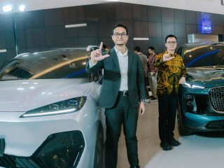 LEPAS L8 PHEV dan E4 EV Perluas Pilihan Elektrifikasi di Jawa Timur