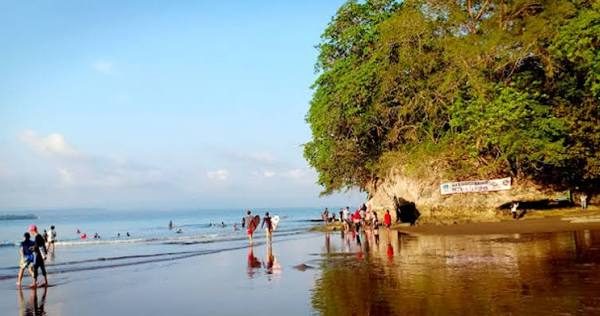 Pantai Batukaras Ingin Jadikan Balinya Pulau Jawa