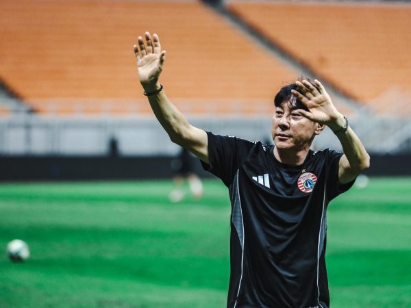 Alex Jeremejeff Cetak Dua Gol, Persija Menang Telak Atas Brisbane Roar 4-0 di JIS