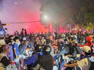 Euforia Berujung Kerusakan! Konvoi Suporter Persib di Bogor Rusak Fasilitas Umum Jelang HUT RI