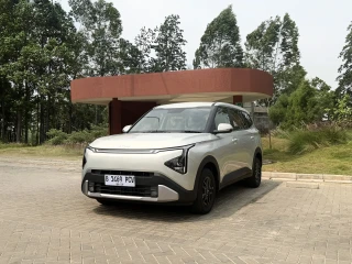 Kia Carens Manual Transmission Meluncur, Bidik Segmen MPV Keluarga