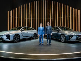 Lexus Usung Konsep "Discover the Evolution of Luxury" di GIIAS 2026, Debutkan All-New ES