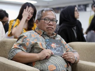 Buku Keindahan Laut Pulau Obi, Dokumentasi Kekayaan Hayati di Tengah Kawasan Tambang