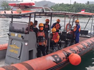 Hari Ketiga Pencarian Lima Jurnalis, PFI Desak SAR Perluas Penyisiran ke Pulau Sekitar Krakatau