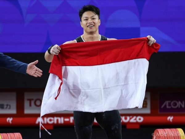 Dramatis! Rahmat Erwin Rebut Emas Asian Games 2026, Pecahkan Rekor Dunia Lewat Angkatan 206 Kg