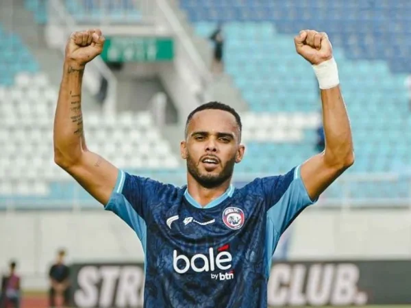 Singo Edan Mengamuk! Arema Hancurkan Dewa United 4-0, Careca Jadi Bintang Kebangkitan