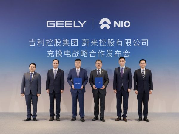 Geely dan NIO Gabungkan Kekuatan, Battery Swapping Jadi Senjata Baru Mobil Listrik China