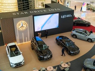 Mercedes-Benz Pamerkan 12 Model Kendaraan di Senayan City, Pengunjung Bisa Test Drive