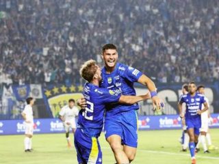 Sekulic Borong Dua Gol, Persib Taklukkan Melbourne Victory dan Kukuh di Puncak Grup E