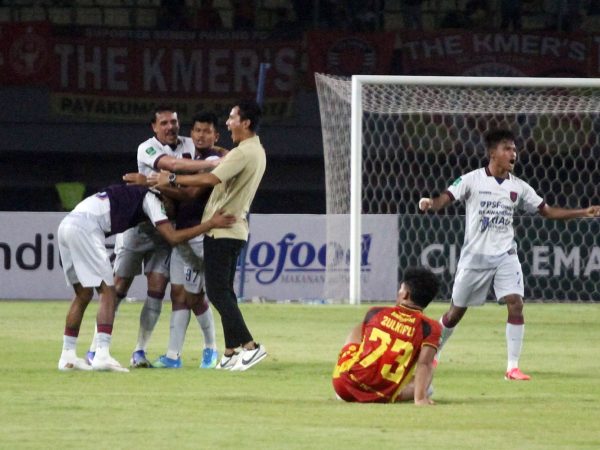 Semen Padang Takluk 0-1 dari PSPS di Derby Andalas, Kerja Sama Nil Maizar Berakhir