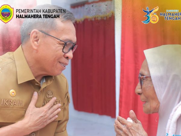 Dikunjungi Bupati Halteng, Mama Sarifah Cerita Rumah Baru dan Insentif Lansia Rp500 Ribu