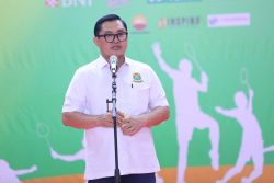 Ketua Umum PP PBSI Komjen. Pol. Dr. H. Mohammad Fadil Imran, M.Si. menutup
gelaran WONDR by BNI Sirkuit Nasional A Jakarta 2025 pada Sabtu (31/5/2025)
siang di Gelanggang Remaja Tanjung Priok. Foto : PBSI